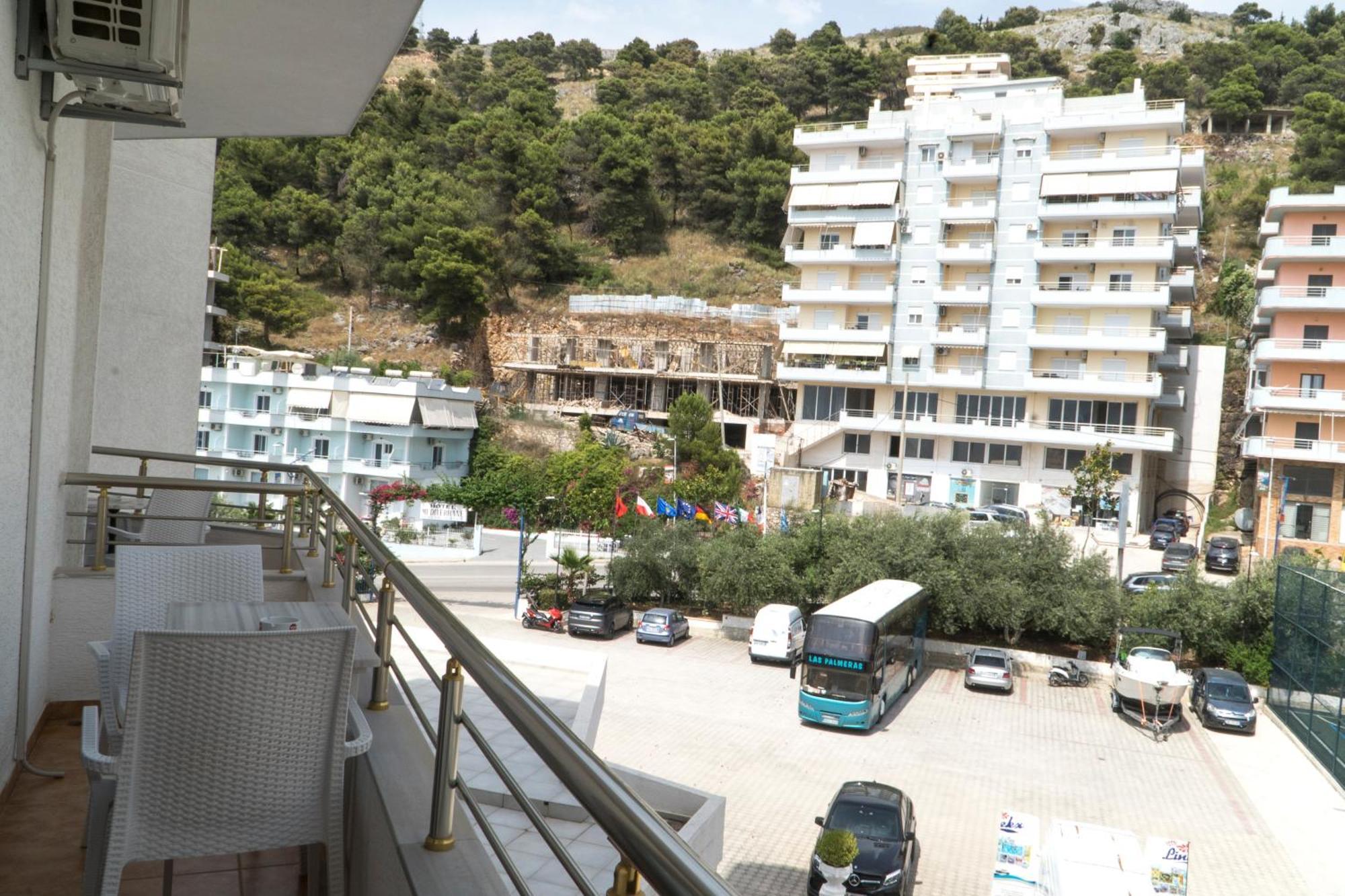 Hotel Mediterrane Саранде Екстериор снимка
