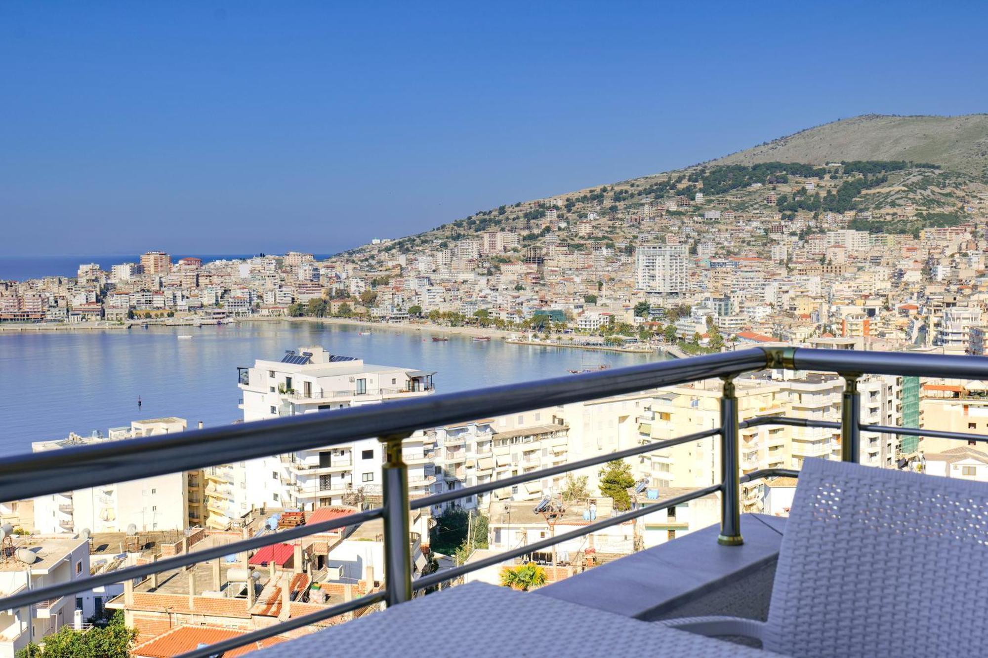 Hotel Mediterrane Саранде Екстериор снимка