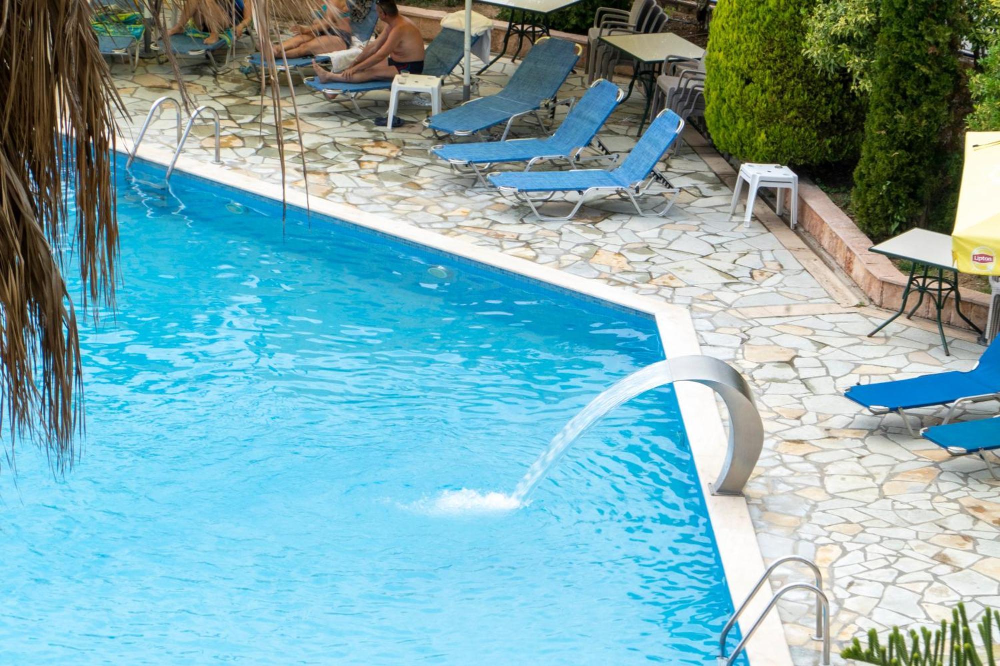 Hotel Mediterrane Саранде Екстериор снимка