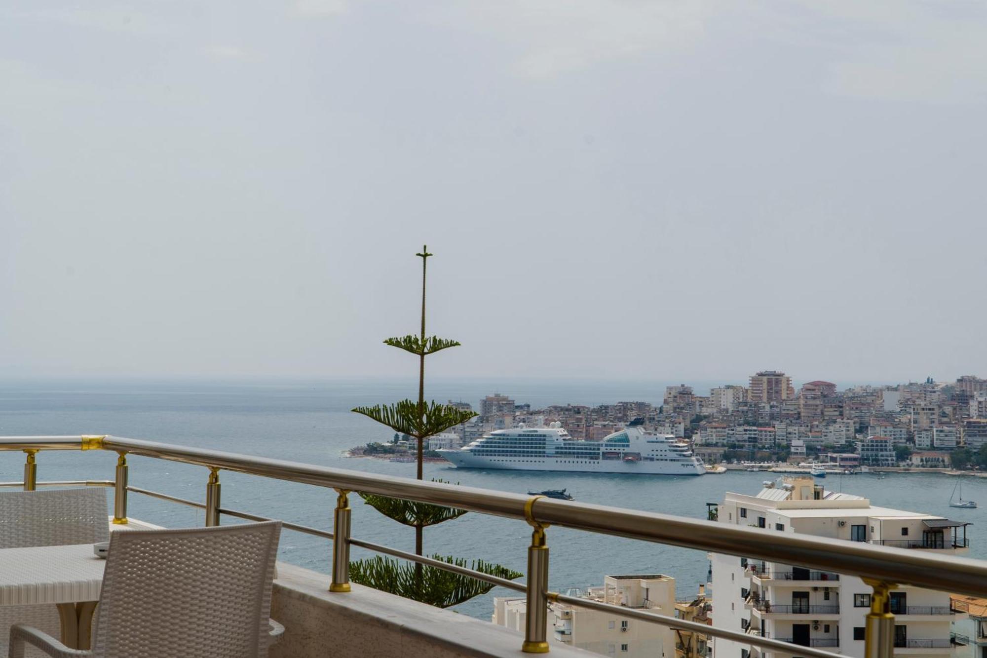 Hotel Mediterrane Саранде Екстериор снимка