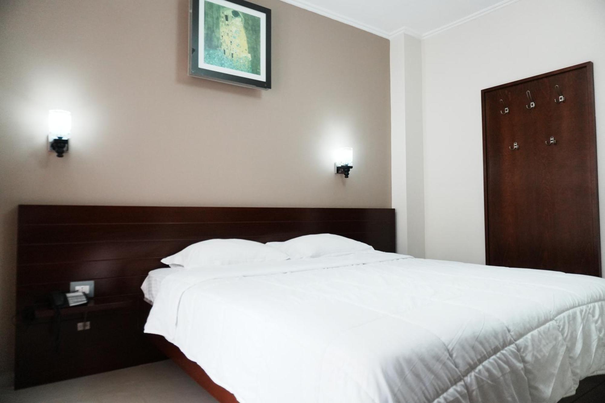 Hotel Mediterrane Саранде Екстериор снимка