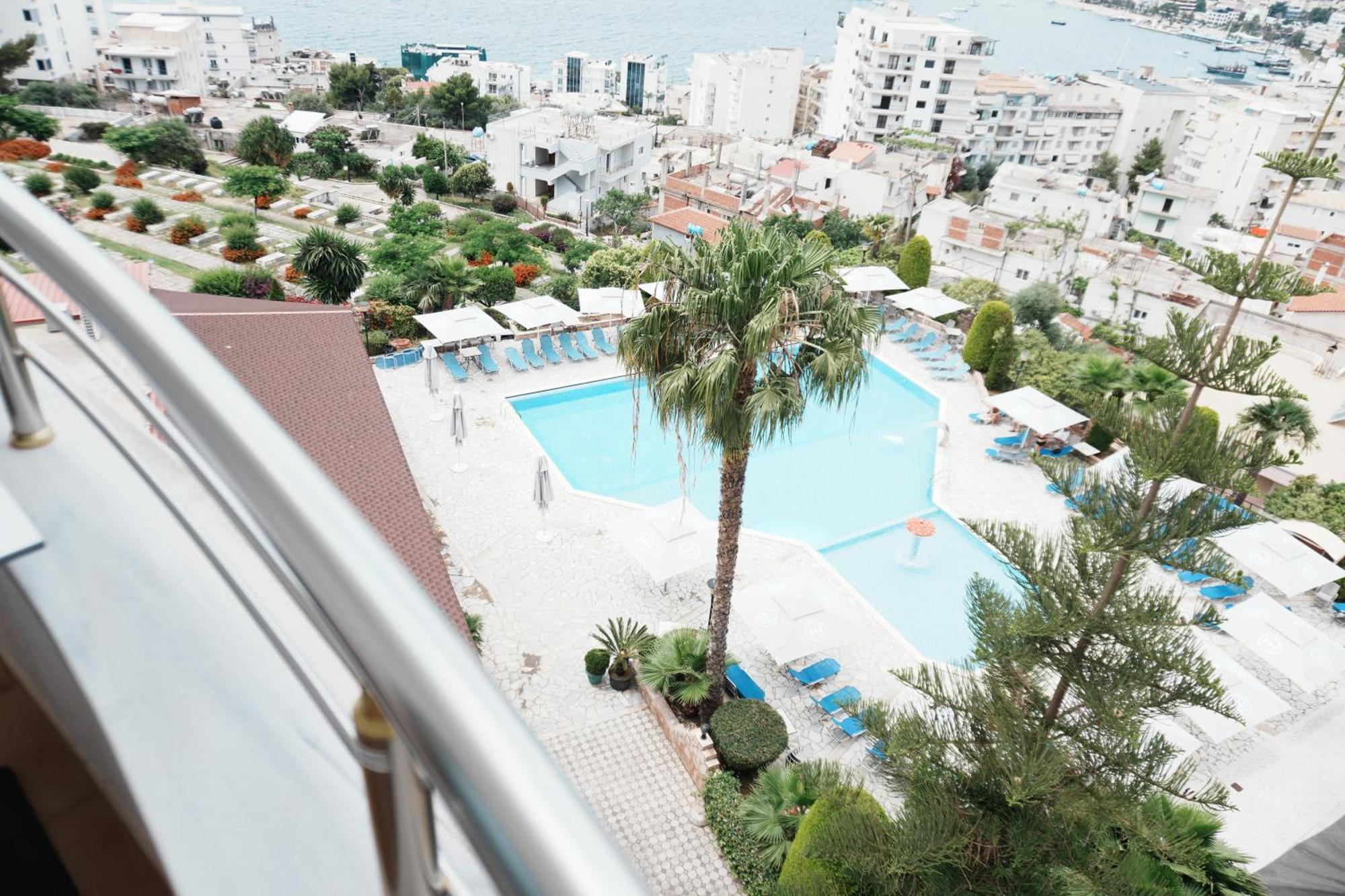 Hotel Mediterrane Саранде Екстериор снимка