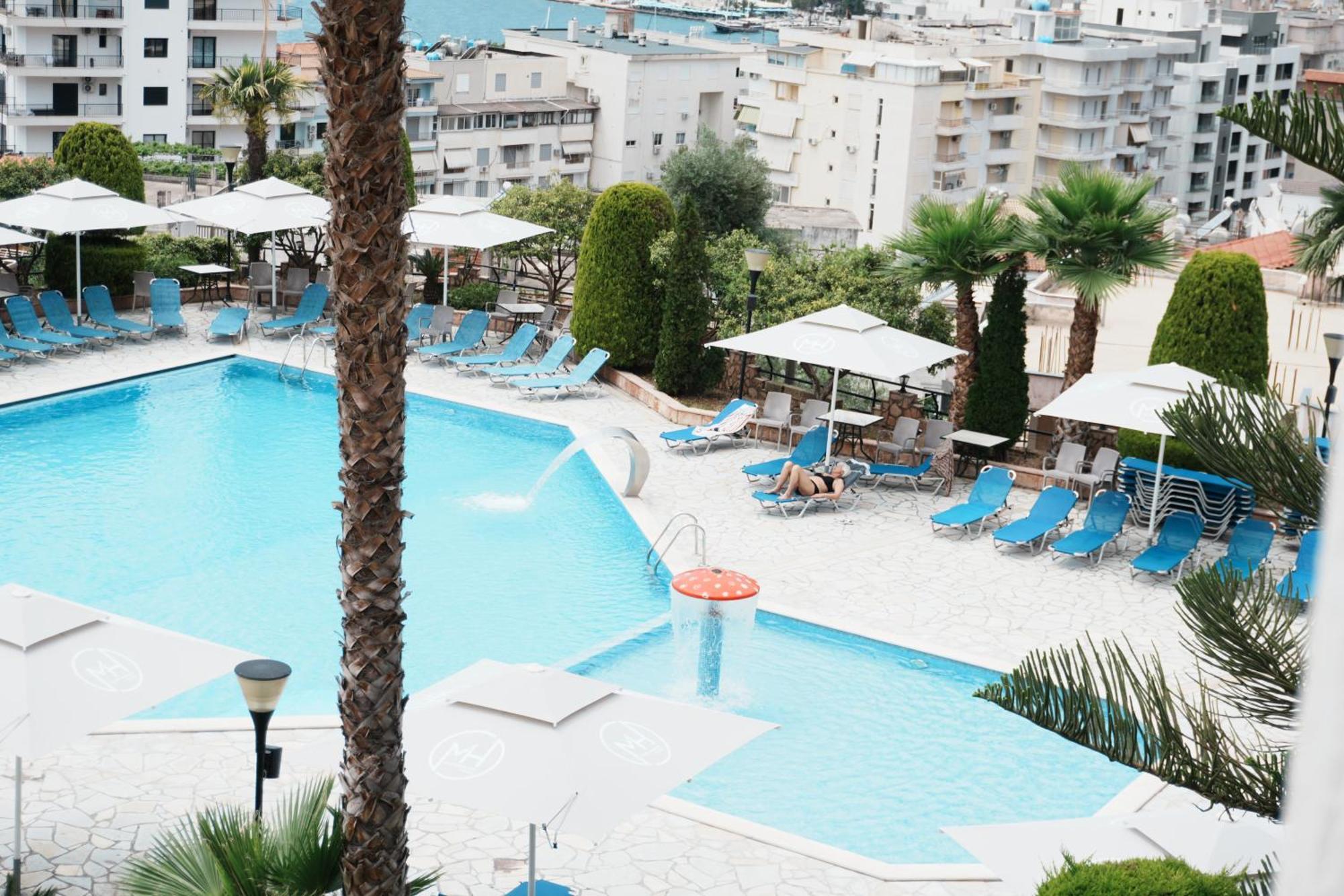 Hotel Mediterrane Саранде Екстериор снимка
