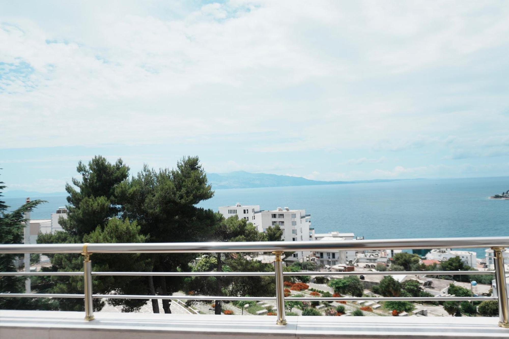 Hotel Mediterrane Саранде Екстериор снимка