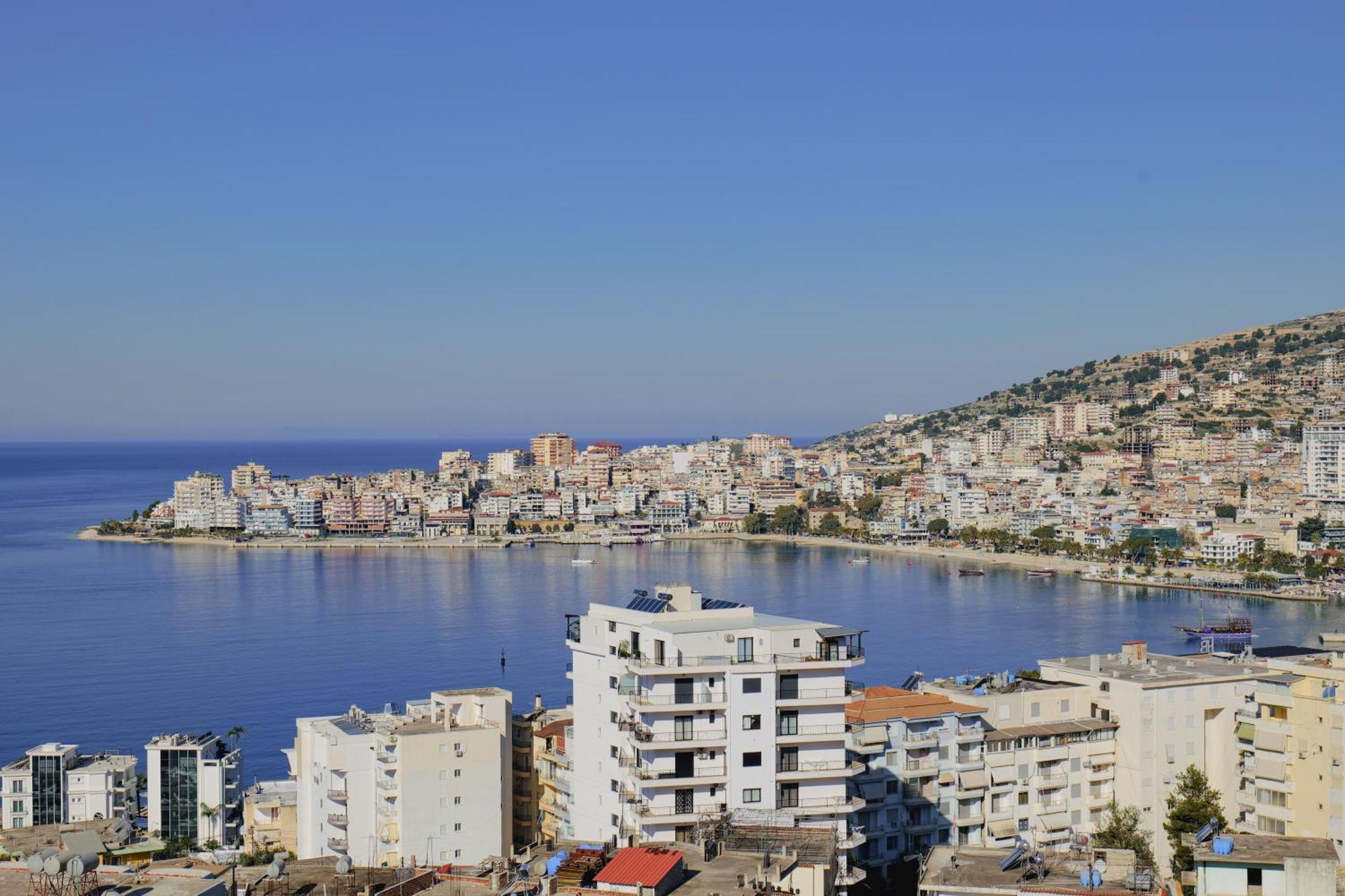 Hotel Mediterrane Саранде Екстериор снимка