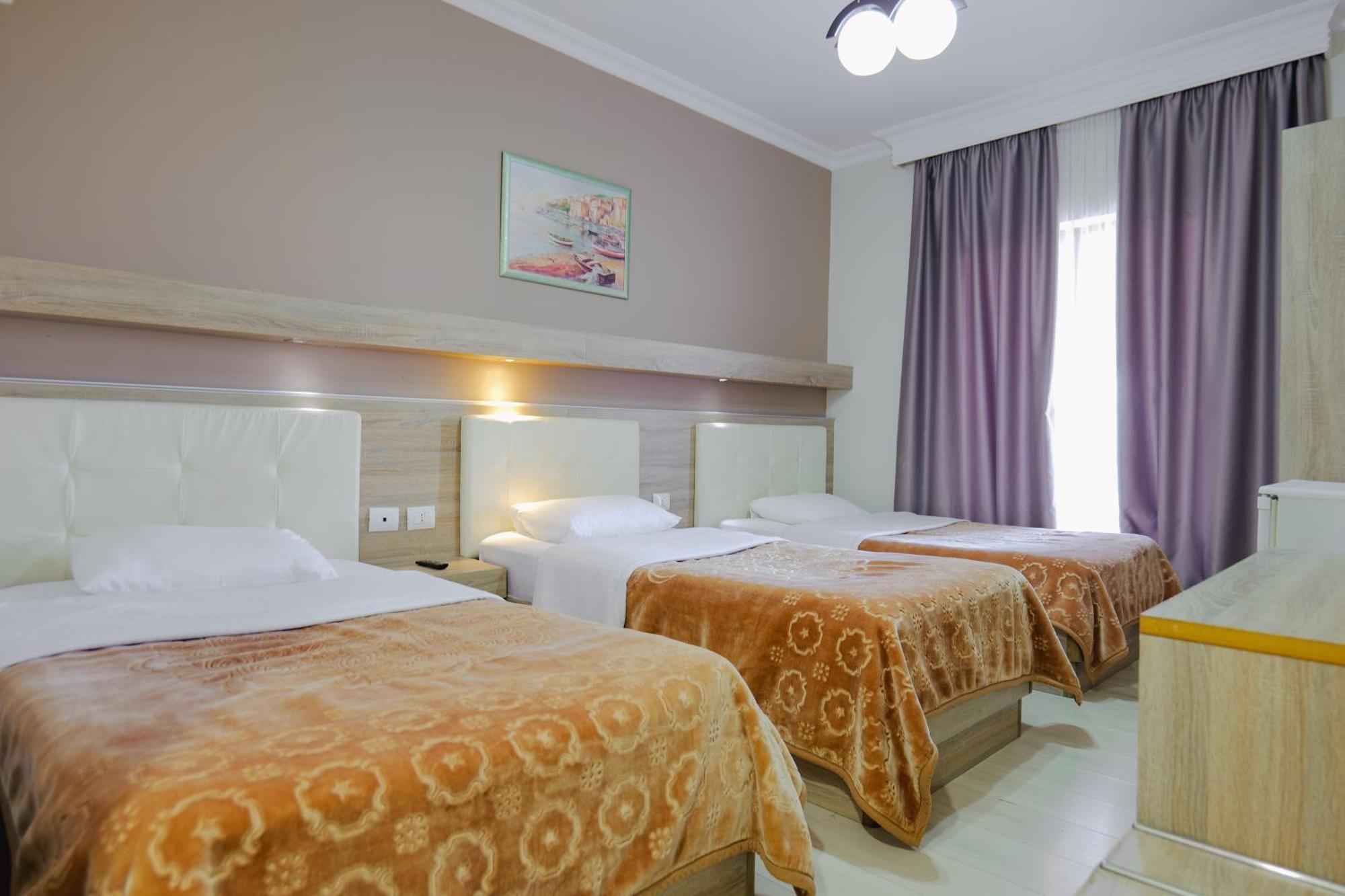 Hotel Mediterrane Саранде Екстериор снимка
