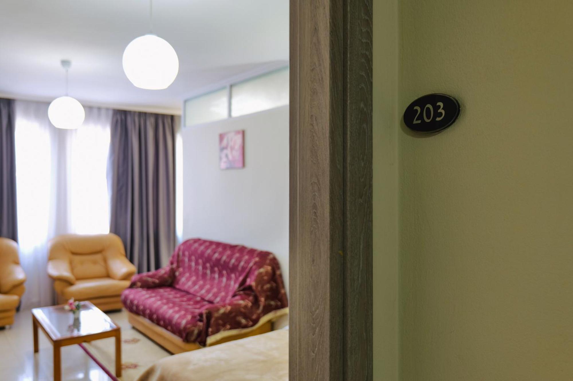 Hotel Mediterrane Саранде Екстериор снимка